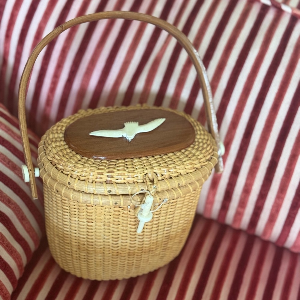 Vintage 1960’s Nantucket Basket Handbag with Bird Design